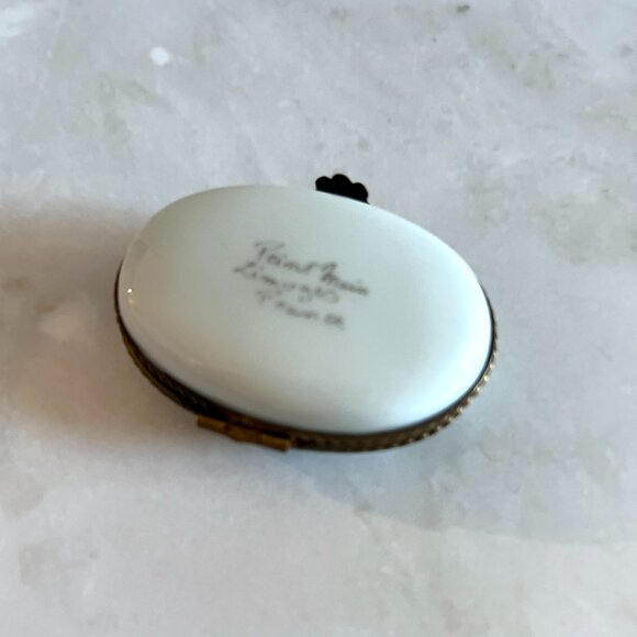Limoges Lamb Trinket Box: French Peint Main Pastoral Collectible - Picture 4 of 5